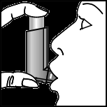 Profilo del viso con inalatore posizionato tra le labbra e la lingua che sigilla l