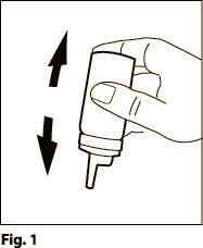 Mano che afferra un dispositivo penna per iniezione con frecce nere che indicano la rotazione per attivare il meccanismo