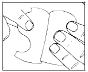 Mani che stringono una fiala di vetro trasparente con un tappo di gomma superiore e un