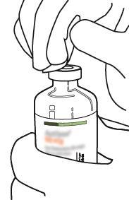 Mano che tiene una fiala di medicinale con indicatore di livello e tappo protettivo superiore