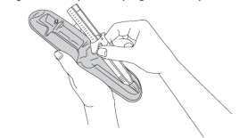 Dispositivo autoiniettante con penna preriempita tenuto in mano per l