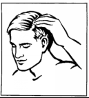 Mano che massaggia il cuoio capelluto di un uomo con capelli corti vista di profilo