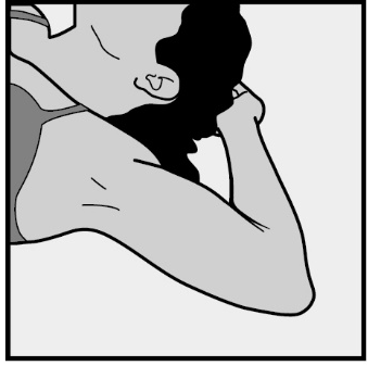 Braccio piegato con mano che solleva il colletto della camicia per l