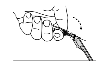Mano che tiene una penna per iniezione con ago inserito nella pelle orizzontalmente e freccia che indica la direzione