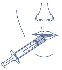 Siringa inserita in bocca sotto la lingua con labbro inferiore sollevato e narici visibili