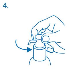 Mano che ruota il cappuccio protettivo di un dispositivo medico cilindrico con freccia blu che indica il movimento