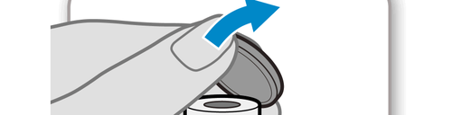 Dispositivo medico con tappo grigio parzialmente aperto da una freccia blu che indica la direzione