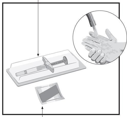 Siringa preriempita in blister trasparente con stantuffo visibile e ago protetto, accanto apertura confezione e mano che la estrae