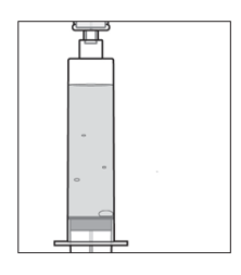 Siringa trasparente con stantuffo e liquido chiaro all