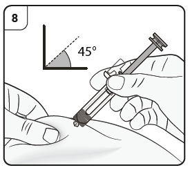 Mano che tiene una siringa inclinata a 45 gradi mentre l
