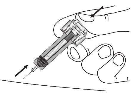 Mano che tiene una siringa preriempita con l