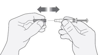 Due mani che tengono un dispositivo medico con ago e cilindro, frecce bidirezionali indicano il movimento di inserimento