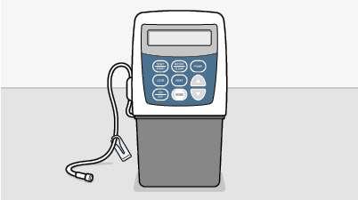 Dispositivo medico digitale bianco e grigio con schermo LCD e tasti colorati blu e un tubo flessibile collegato