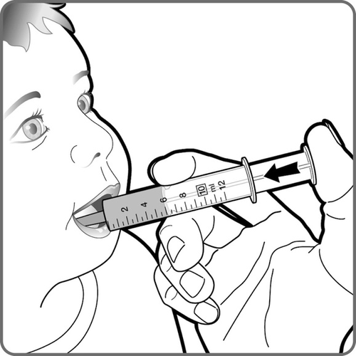 Bambino con bocca aperta che riceve un farmaco liquido tramite siringa orale graduata da 2 a 2,5 ml