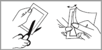 Mano che afferra un dispositivo medico con due frecce che indicano il movimento di inserimento e rilascio