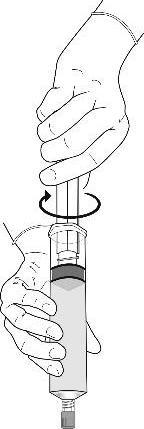 Mano che ruota un cilindro di siringa contenente liquido scuro mentre un