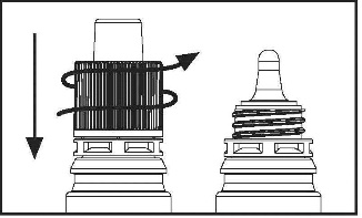 Fiala con tappo in gomma e ago, freccia curva indica rotazione per il collegamento e stantuffo che spinge verso il basso