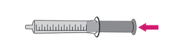 Siringa trasparente con scala graduata e stantuffo grigio, freccia rosa indica la direzione di spinta