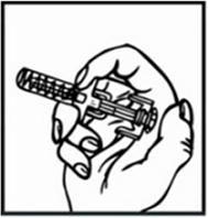 Mano che tiene un dispositivo autoiniettante con ago esposto pronto per l