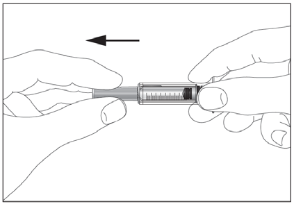 Mani che tengono un dispositivo penna per iniezione con ago visibile e freccia nera che indica la direzione