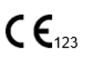 Marchio CE nero con numero identificativo 123 in basso a destra su sfondo bianco