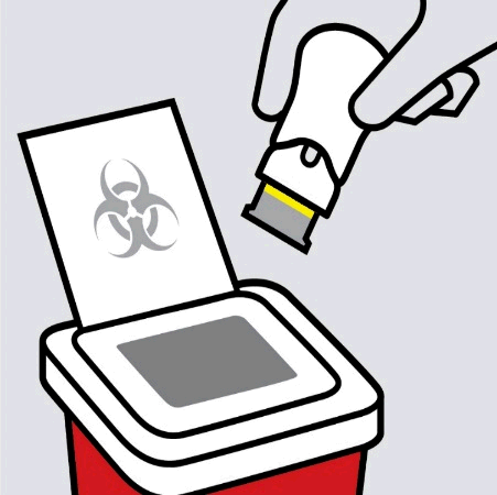 Contenitore rosso per rifiuti biologici con simbolo biohazard aperto e siringa usata che viene smaltita all