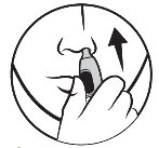 Mano che tiene un dispositivo autoiniettante con ago esposto e freccia che indica la direzione di iniezione