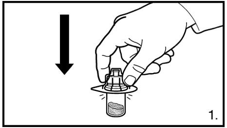 Fiala di vetro con polvere e tappo in gomma tenuta da una mano, freccia nera che indica la direzione e numero 1 in basso a destra