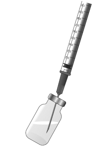 Siringa con ago che preleva liquido da un flaconcino di vetro trasparente con contenuto rossastro