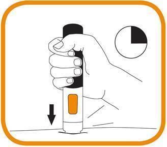 Mano che tiene un dispositivo iniettore con pulsante arancione premuto verso il basso su una superficie cutanea con freccia nera indicante la direzione