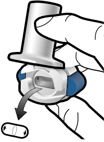 Dispositivo autoiniettante con capsula medicinale inserita e pulsante grigio premuto da una mano