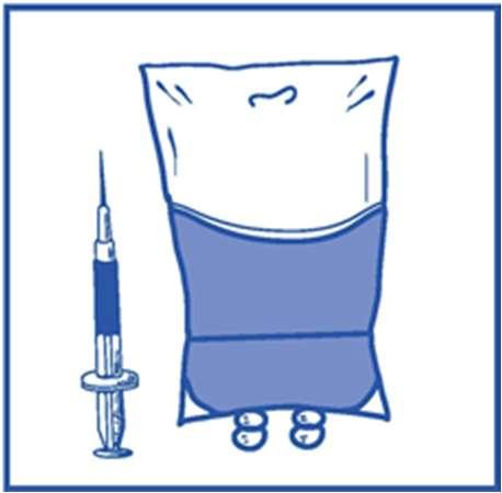 Sacca per infusione blu con due attacchi e siringa con ago accanto