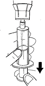 Siringa con stantuffo graduato tenuta da una mano, freccia nera indica direzione di spinta verso il supporto circolare