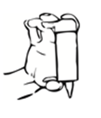 Mano che tiene una siringa preriempita con ago esposto rivolto verso il basso pronta per l