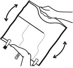 Mano che tira la pellicola protettiva da un cerotto adesivo medicato con frecce che indicano la direzione di trazione