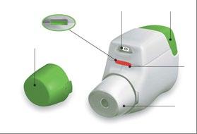 Dispositivo inalatore verde e bianco con cappuccio protettivo separato e indicatore di dose numerico evidenziato