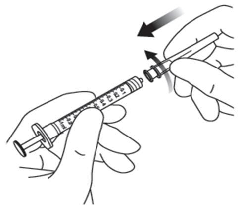 Mano che tiene una siringa con ago collegato, freccia nera indica direzione di connessione del dispositivo al corpo della siringa