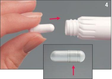 Mano che inserisce l