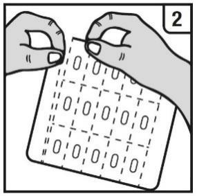 Mani che tirano fuori una compressa dalla confezione blister quadrata con celle trasparenti numerate in alto a destra