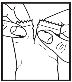 Due dita che pizzicano delicatamente la pelle, preparandola per un