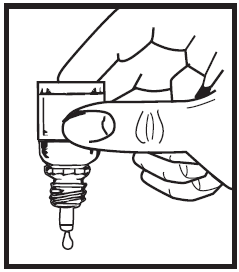 Mano che tiene e avvita un adattatore bianco su una cartuccia medicinale trasparente con ago sottostante