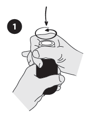 Mano che tiene un dispositivo medico nero con un cilindro trasparente superiore e una freccia che indica la direzione