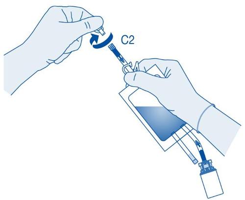 Mani che collegano un dispositivo a una siringa piena di liquido blu trasparente con freccia direzionale C2
