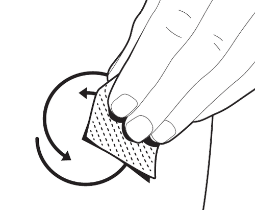 Mano che applica un cerotto adesivo su pelle con movimento rotatorio indicato da freccia curva