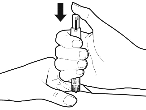 Mano che tiene un dispositivo per iniezione con ago visibile pronto per l