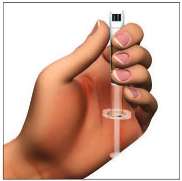 Mano che tiene una penna iniettabile con ago visibile e protettore rimosso pronta per l