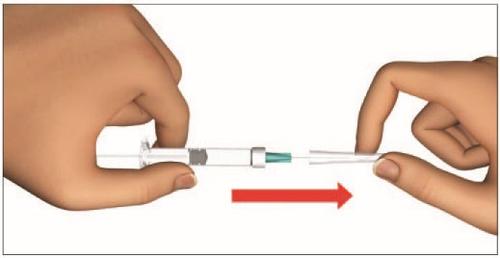 Due mani che tengono una siringa preraffigurata con ago protetto e freccia rossa che indica la direzione di rimozione del cappuccio protettivo