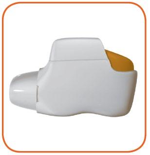 Dispositivo autoiniettante bianco con pulsante giallo arancione e parte terminale trasparente per l