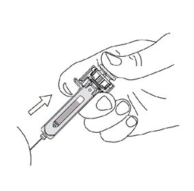 Mano che tiene un autoiniettore con l