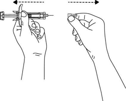 Mano che afferra una siringa con ago e un tappo di protezione trasparente, indicazione di rimozione del cappuccio